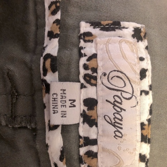 Khaki green shorts, size M, big 4 pockets - Picture 3 of 4